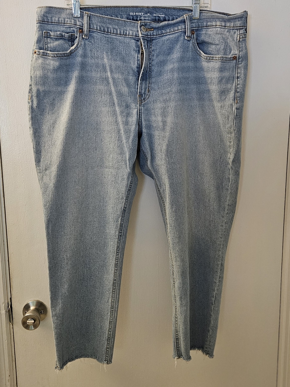 Old Navy Light Blue Boyfriend Cropped Straight-Leg Jeans
